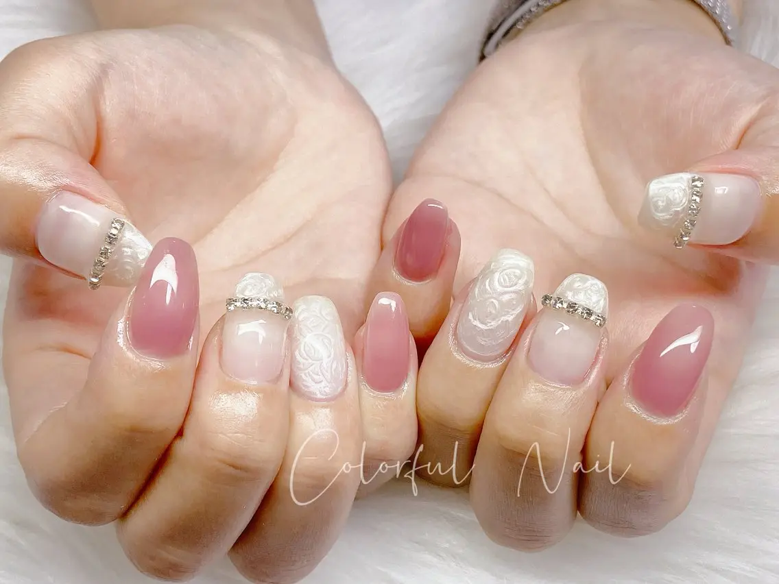 ネイル フラッシュネイル フットネイル フレンチネイル ジェルネイル ガラスフレンチ 🎀Colorful 💅Nailのネイルデザイン
