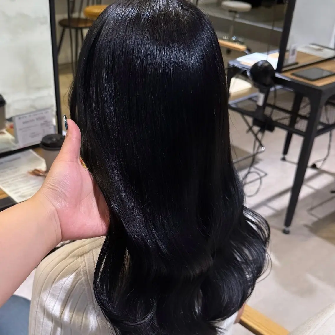 ロング 赤みなしカラー🫒✨ 真奈のヘアスタイル
