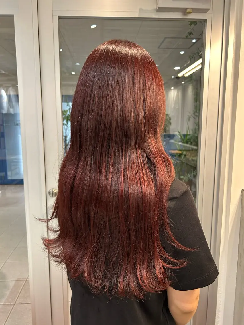 セミロング カラー ブリーチ ダブルカラー ブリーチなしカラー レッドカラー 🪄レイヤーカット／ IKUMI🌙のヘアスタイル