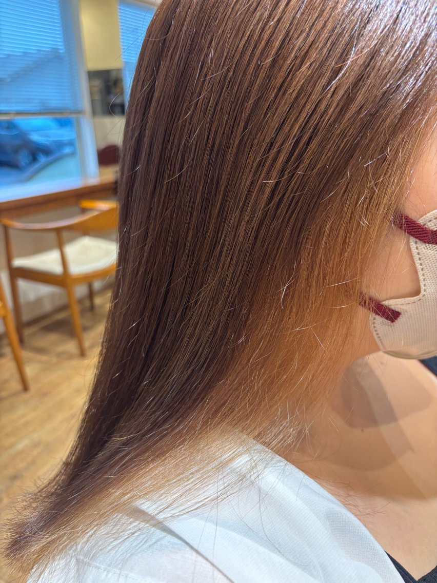 カラー ベージュカラー ブラウンカラー イヤリングカラー ヘアカラー 秋葉 愛梨のヘアスタイル