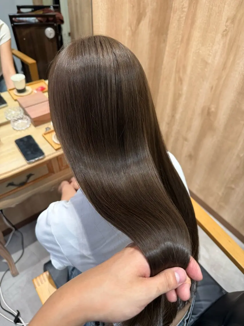 セミロング カラー グレージュ オリーブグレージュ オリーブグレー ヘアカラー トリートメント 髪質改善*韓国ヘア* レイヤー*IBUKIのヘアスタイル