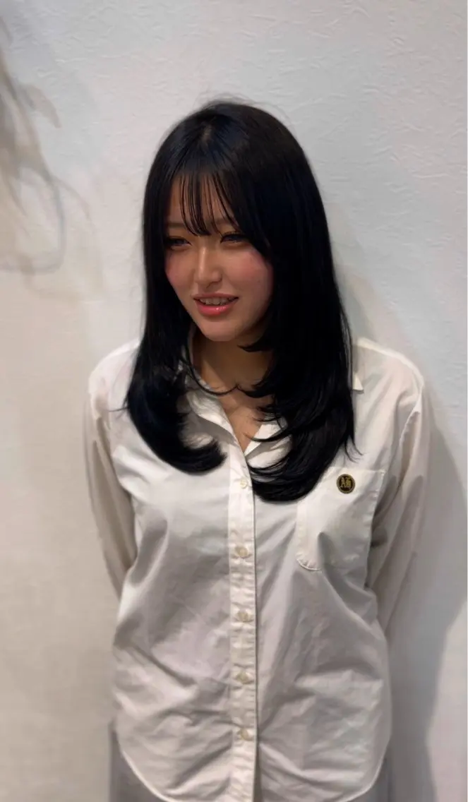 ロング 顔周りカット レイヤーカット 似合わせカット カット 黒崎 日菜のヘアスタイル