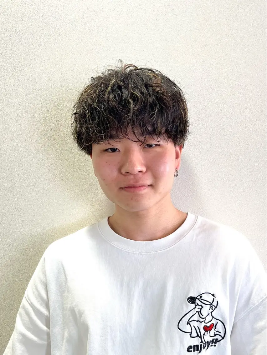 ショート カラー パーマ メンズ マッシュ メンズパーマ メンズツイストパーマ ツイストスパイラルパーマ 波巻きパーマ 茅ヶ崎パーマ特化/ スパイラル/ハルキのヘアスタイル