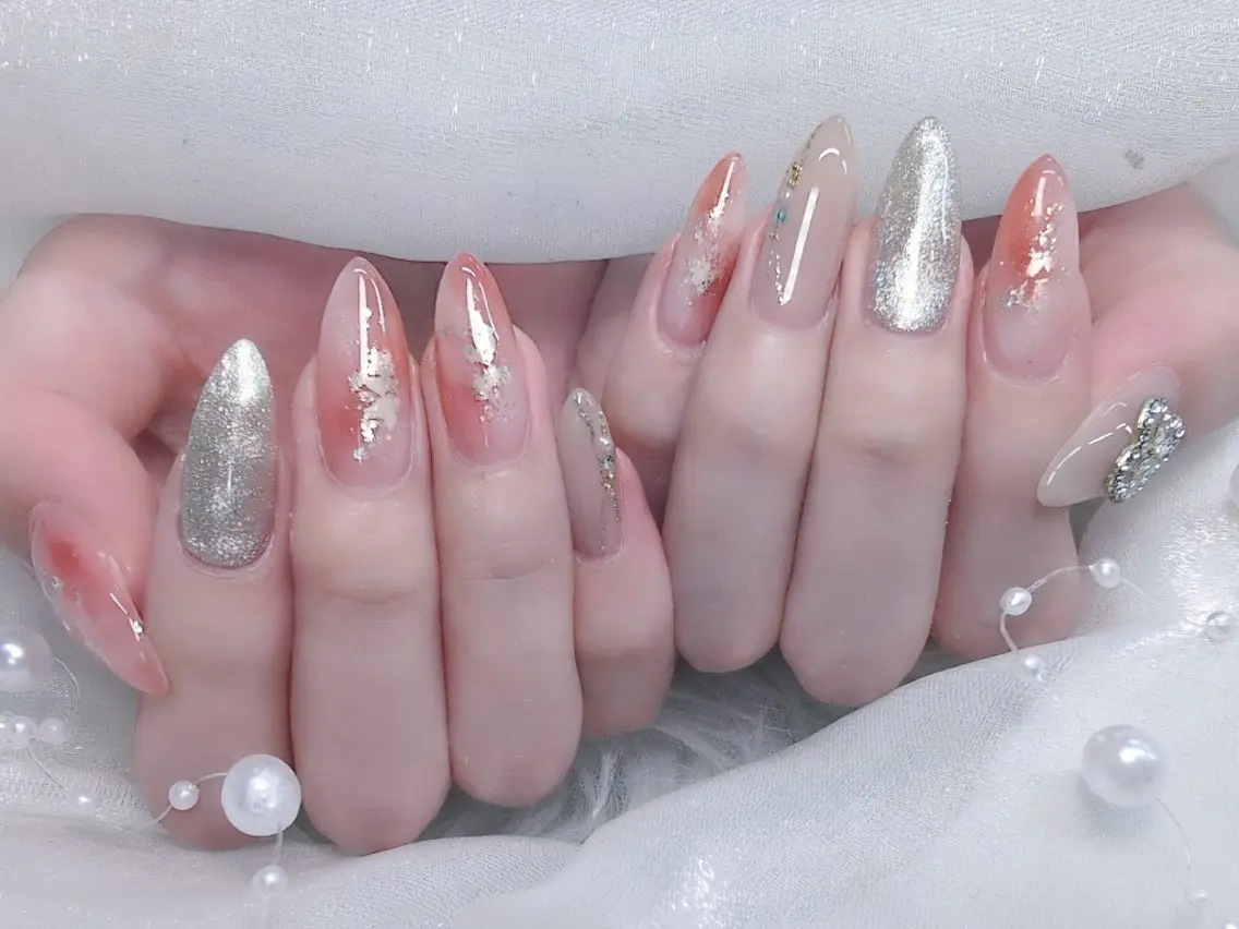 ネイル 長さ出し ジェルネイル キラキラネイル ラメ(グリッター) ニュアンスネイル Chouette Nailのネイルデザイン