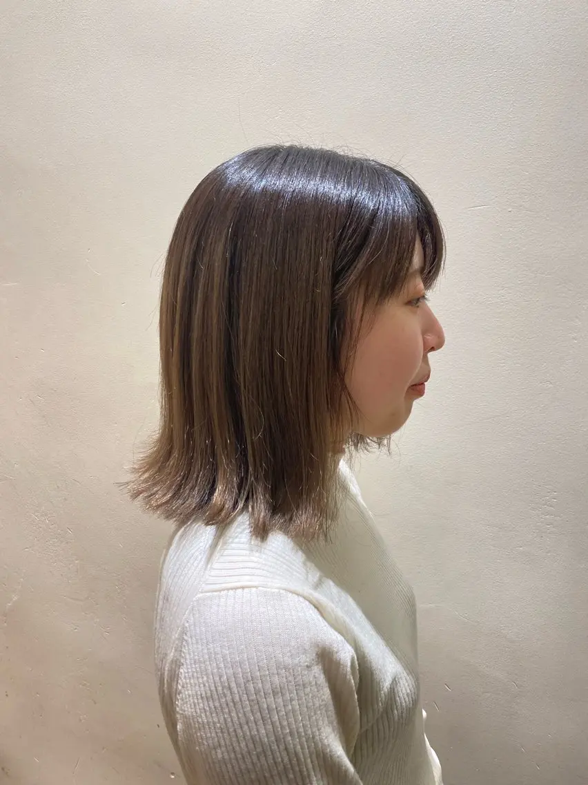 ミディアム 外ハネヘア 似合わせカット /ニュアンスパーマのヘアスタイル