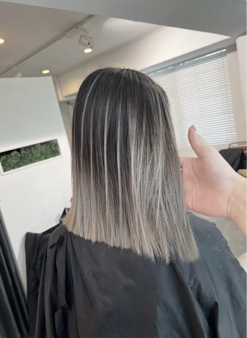 ショート カラー バレイヤージュ グレージュ レイヤーカット 指名数No.1 /NAOYAのヘアスタイル