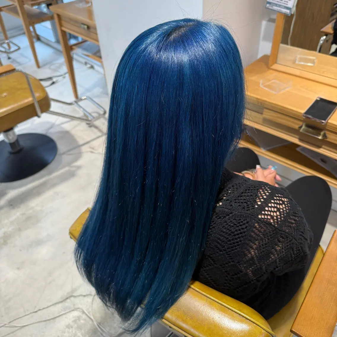 カラー ブリーチ ブルーカラー ヘアカラー ナギラ ヒビキのヘアスタイル