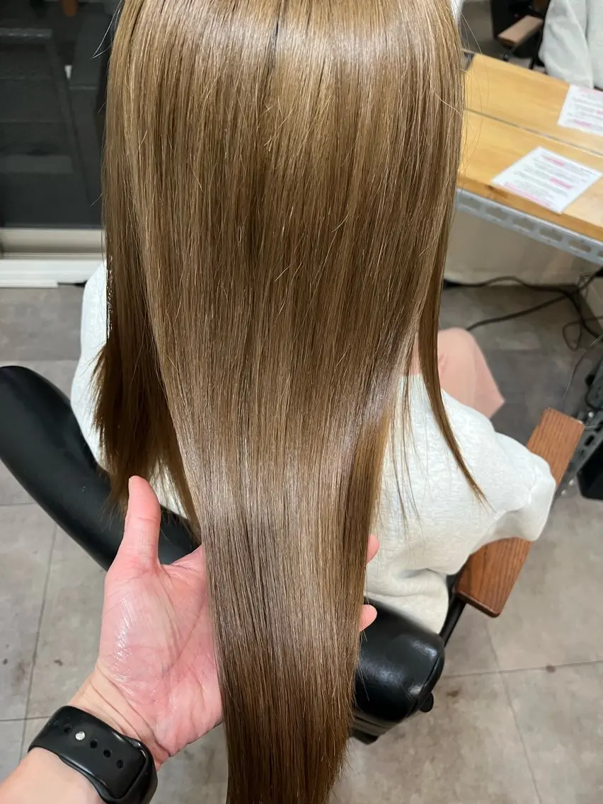 セミロング カット トリートメント OFF YUYAのヘアスタイル