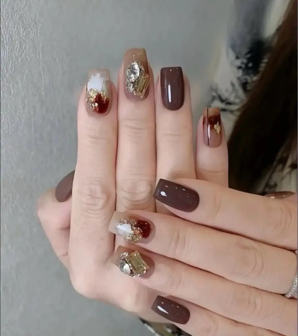 ネイル アートネイル チークネイル 長さ出し フラッシュネイル キラキラネイル ハンドネイル ハンドケア For you. Nail Salonのネイルデザイン