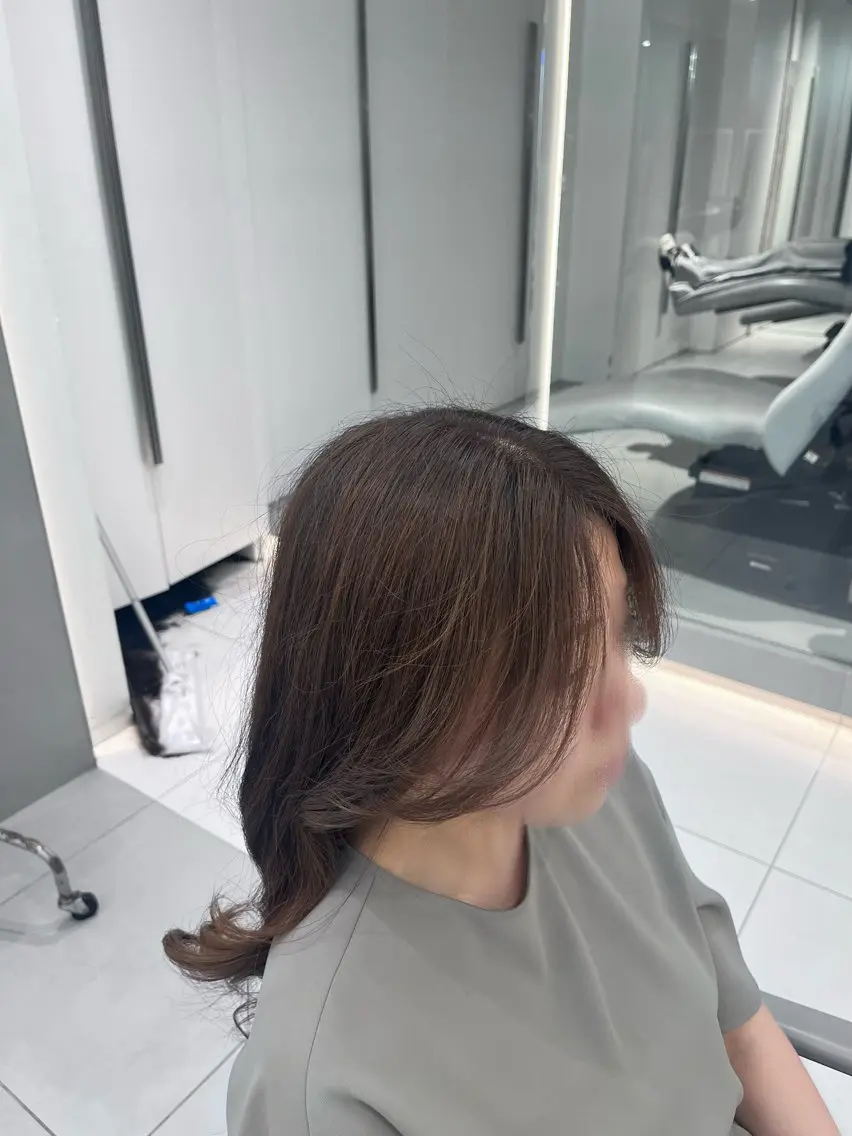 セミロング カラー ヘアカラー 高光汰一 / 新宿三丁目美容師のヘアスタイル