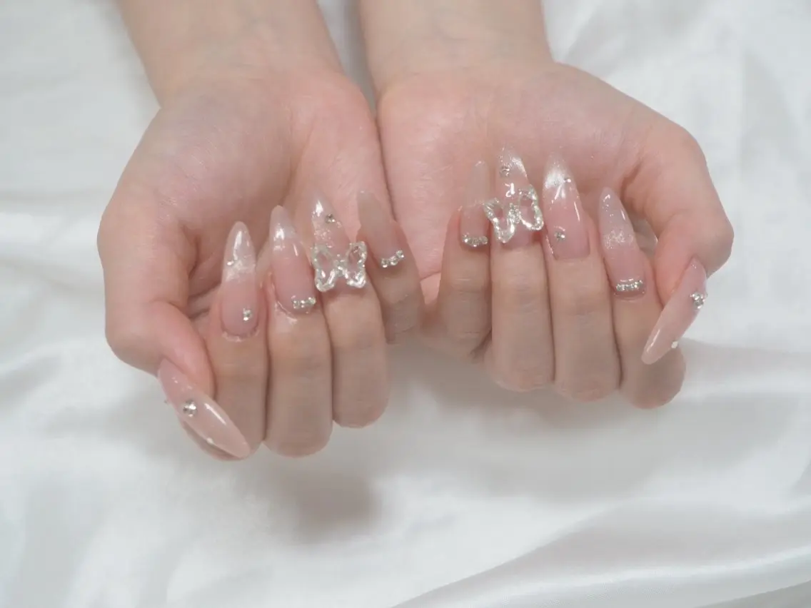 ロング ハンドネイル 中道 彩花のネイルデザイン