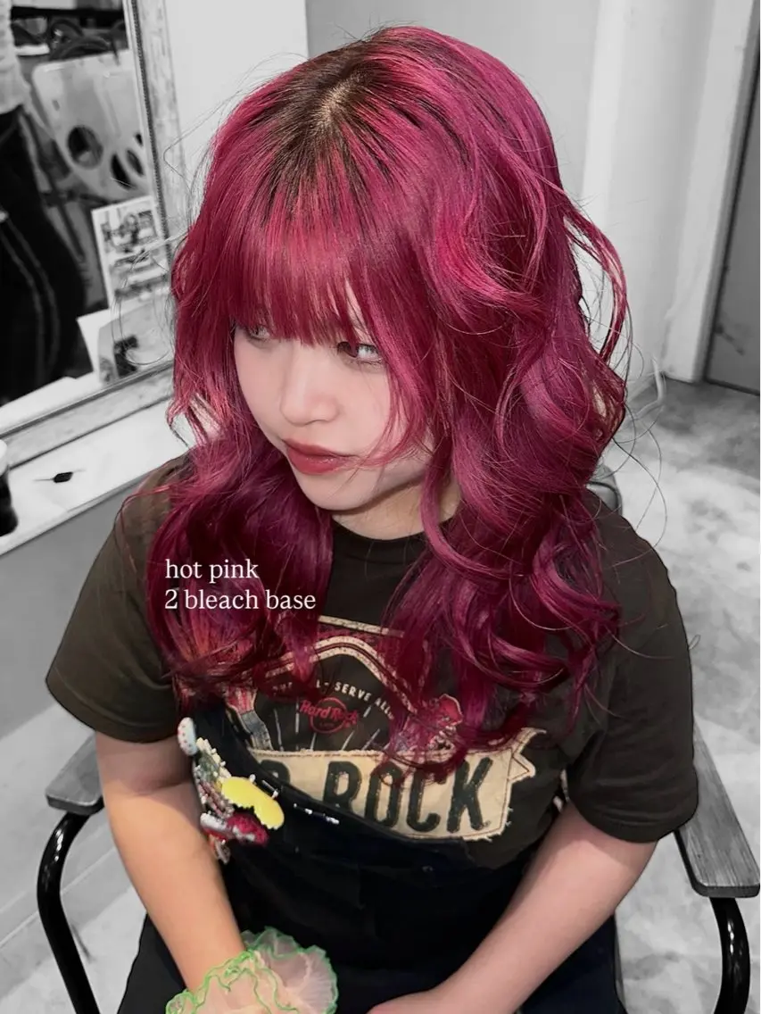 ロング カラー ブリーチ ピンクカラー ヘアカラー トリートメント ura/デザイン/ ハイトーン/個性派のヘアスタイル