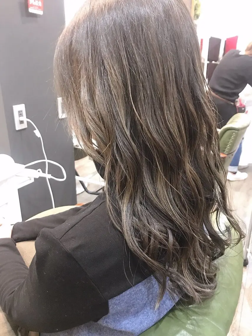 ロング 岩間 渉のヘアスタイル