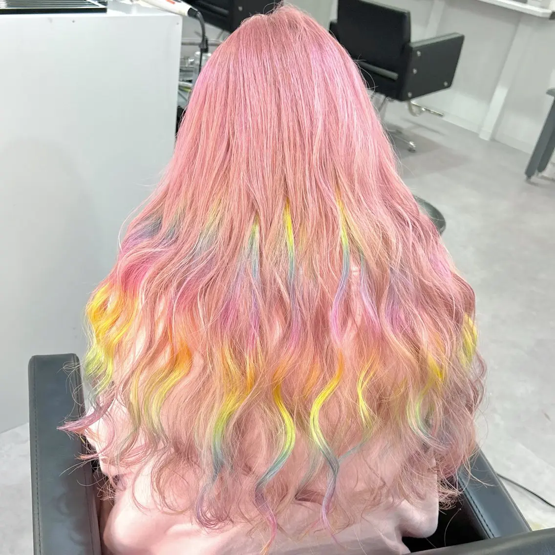ロング カラー ピンクカラー ヘアカラー ブリーチ&エクステ 🥀ケアカラー特化のヘアスタイル