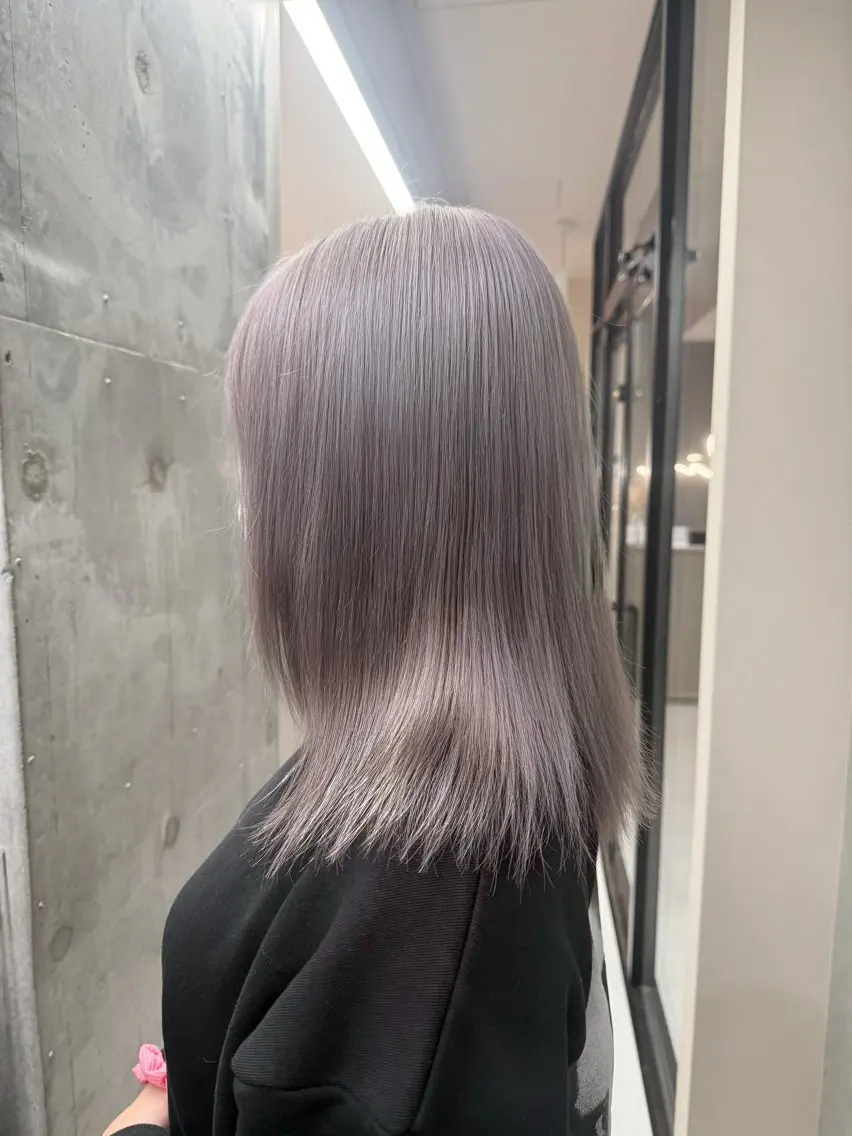 ミディアム ハイトーン×艶カラー 🤍MIZUKIのヘアスタイル