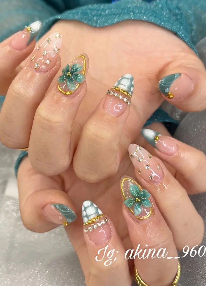シンプルデザイン＋パーツ付け放題の写真