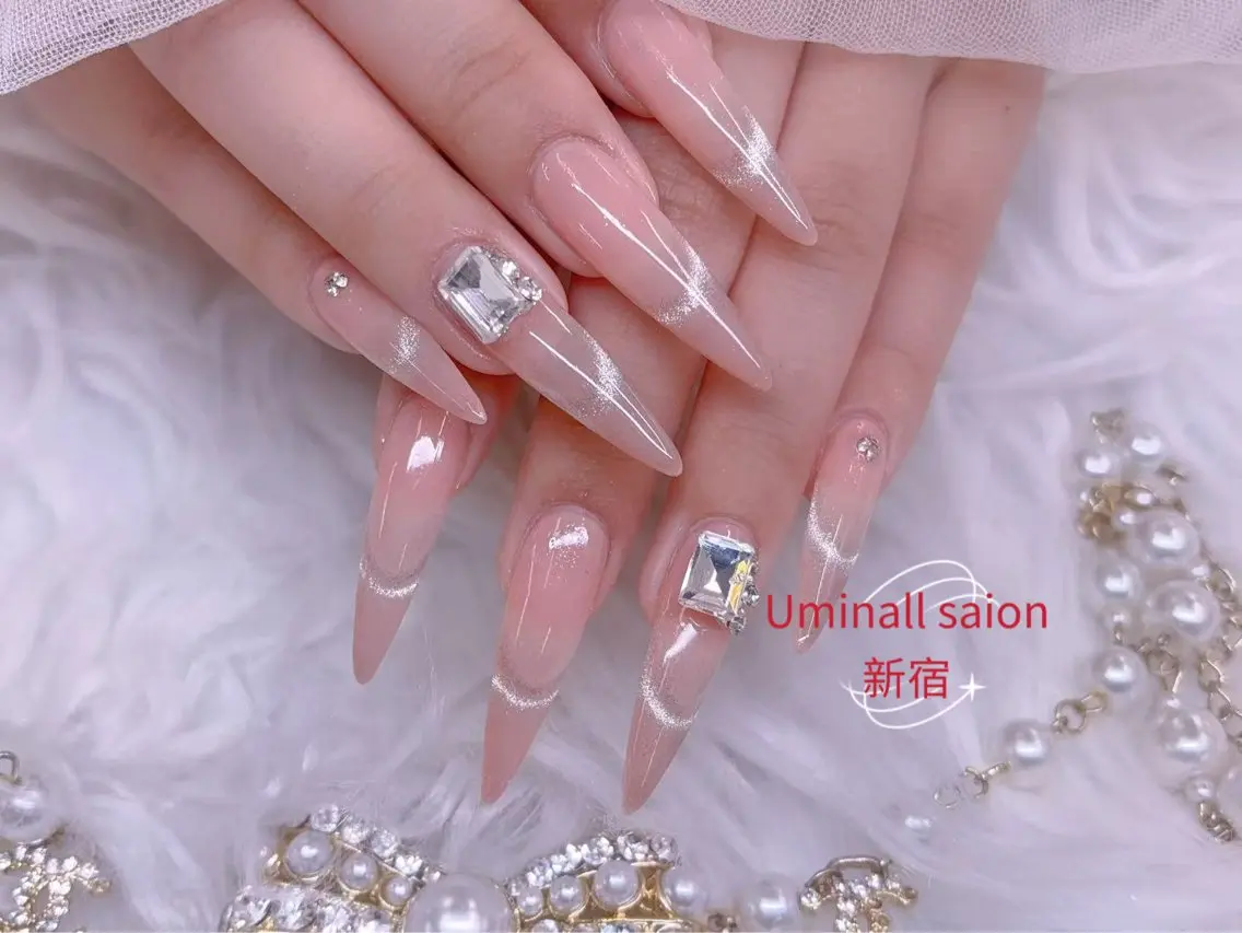 ネイル UMI ネイルサロン新宿🎀のネイルデザイン