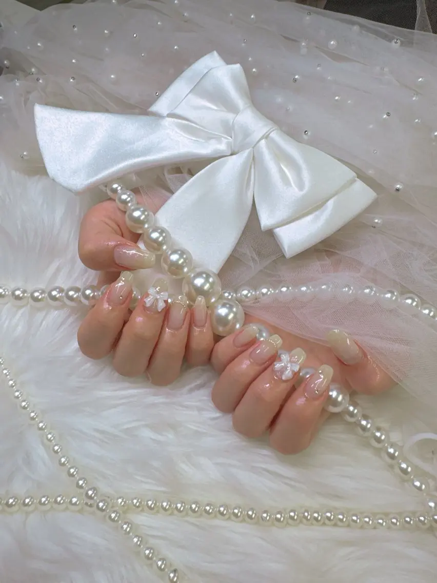 ネイル アートネイル フットネイル フレンチネイル ジェルネイル ガラスフレンチ Queeens nailのネイルデザイン