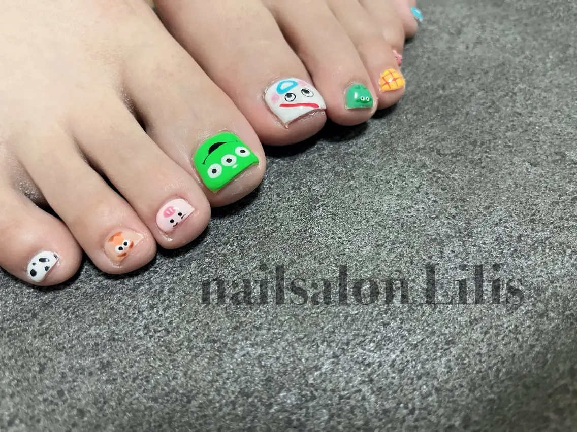 ネイル フットネイル nailsalon Lilisのネイルデザイン