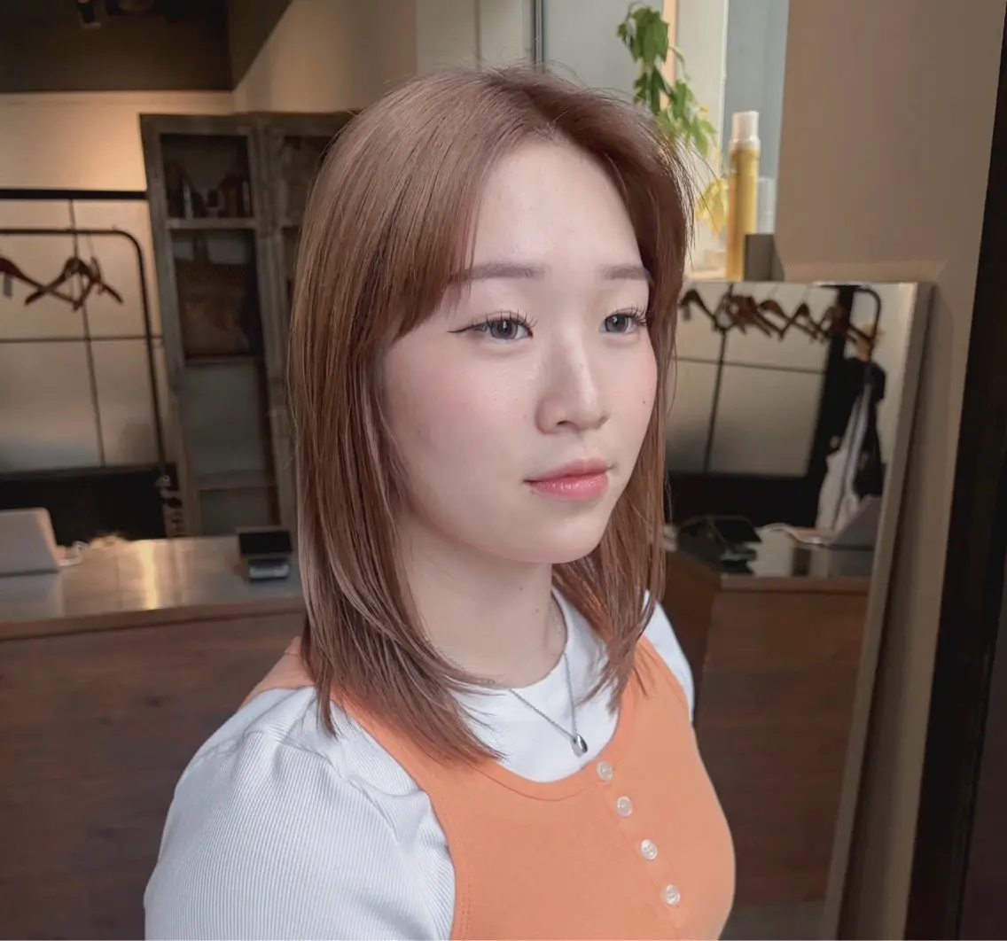 ミディアム カット ヘアカラー メイ🩰ブリーチなし ダブルカラーのヘアスタイル