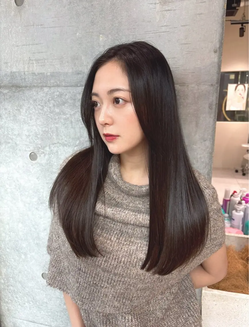 ロング カット 縮毛矯正 トリートメント 福岡縮毛矯正✨️ ストレート 向井和輝のヘアスタイル