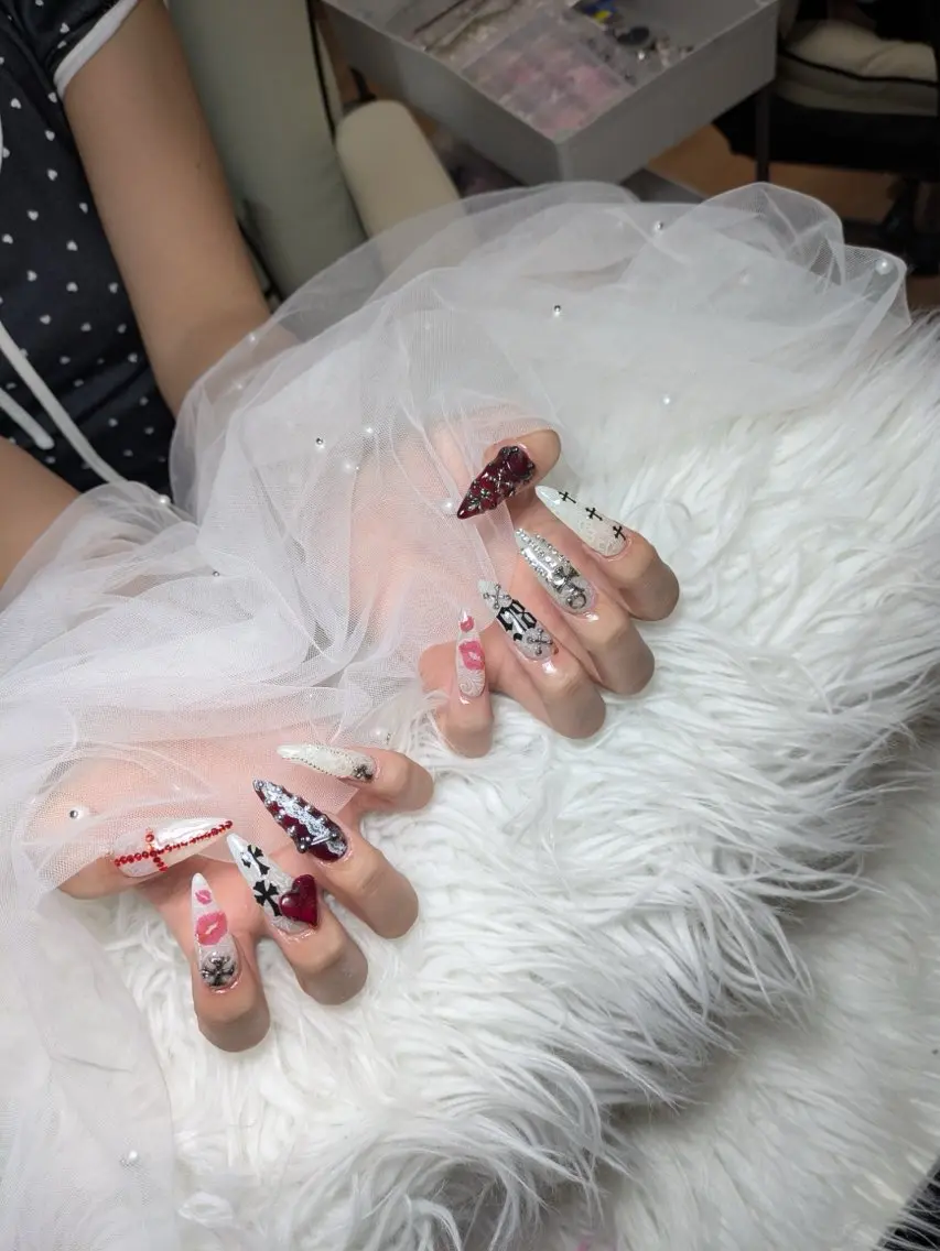 ネイル Queen Nail 柏店　クイーンネイルのネイルデザイン