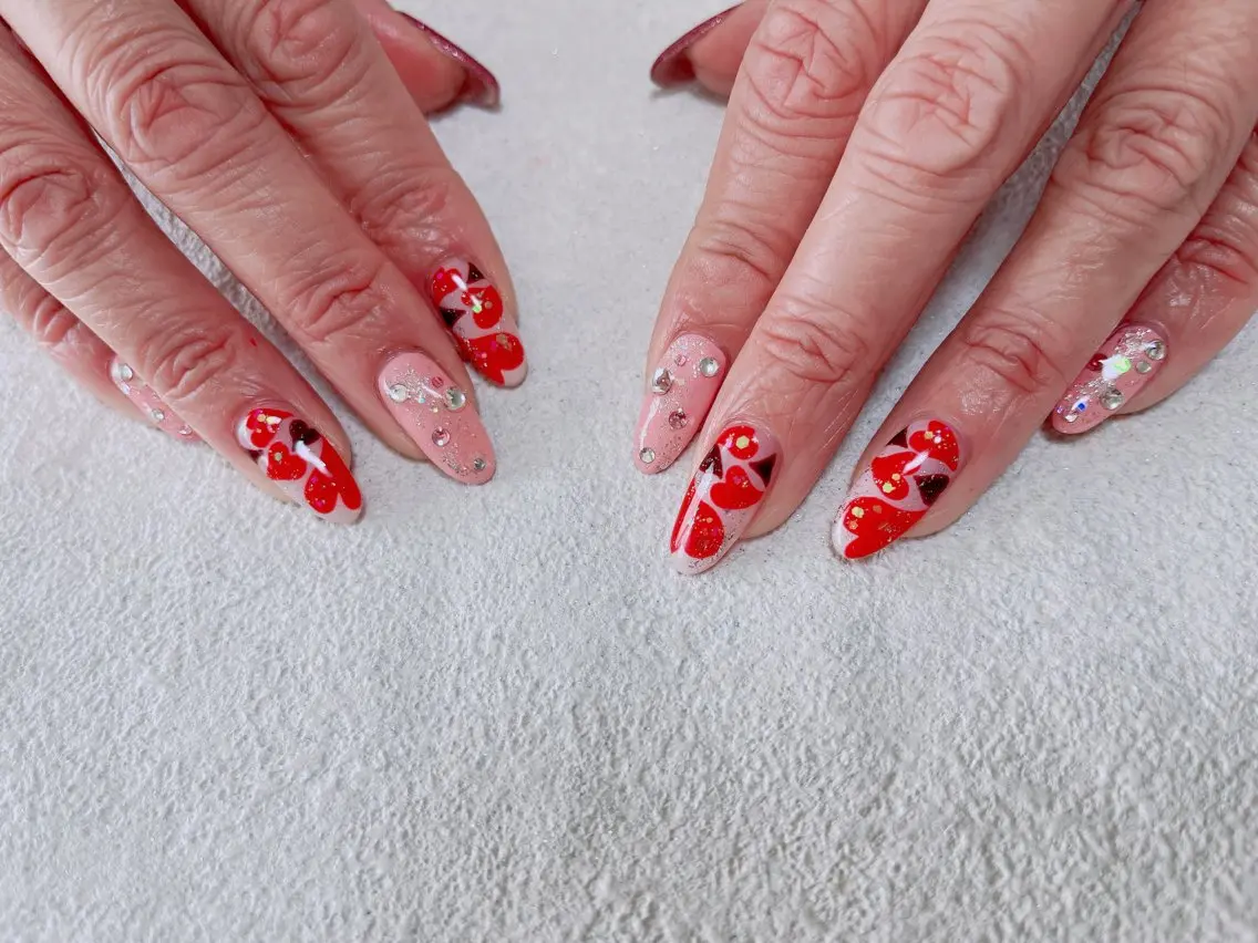 ネイル オーロラネイル フットネイル フレンチネイル ジェルネイル ハート ハンドネイル kiki nail &brow二子玉川のネイルデザイン