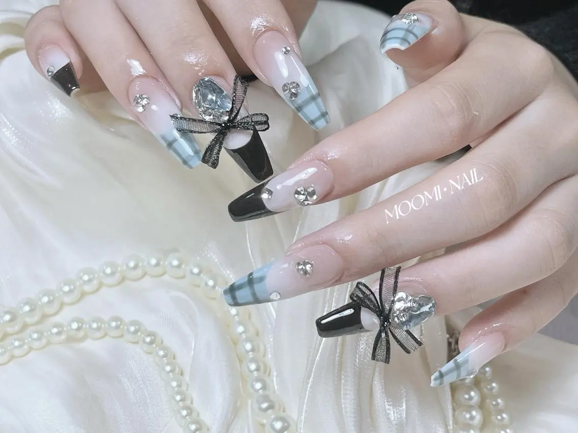 ネイル 長さ出し フレンチネイル ジェルネイル ガラスフレンチ 韓国ネイル ハンドネイル moomi nail スカルプ専門のネイルデザイン