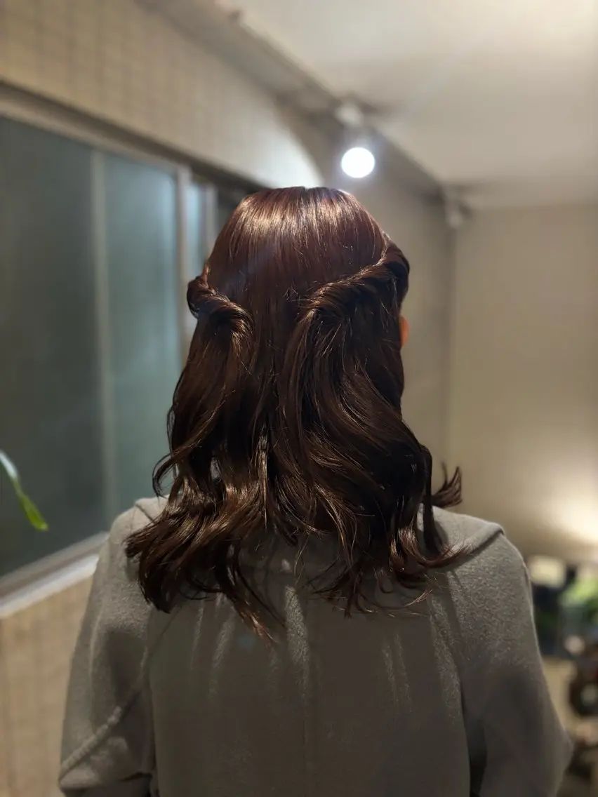セミロング ヘアセット Neolive susu 宮澤ことのヘアスタイル