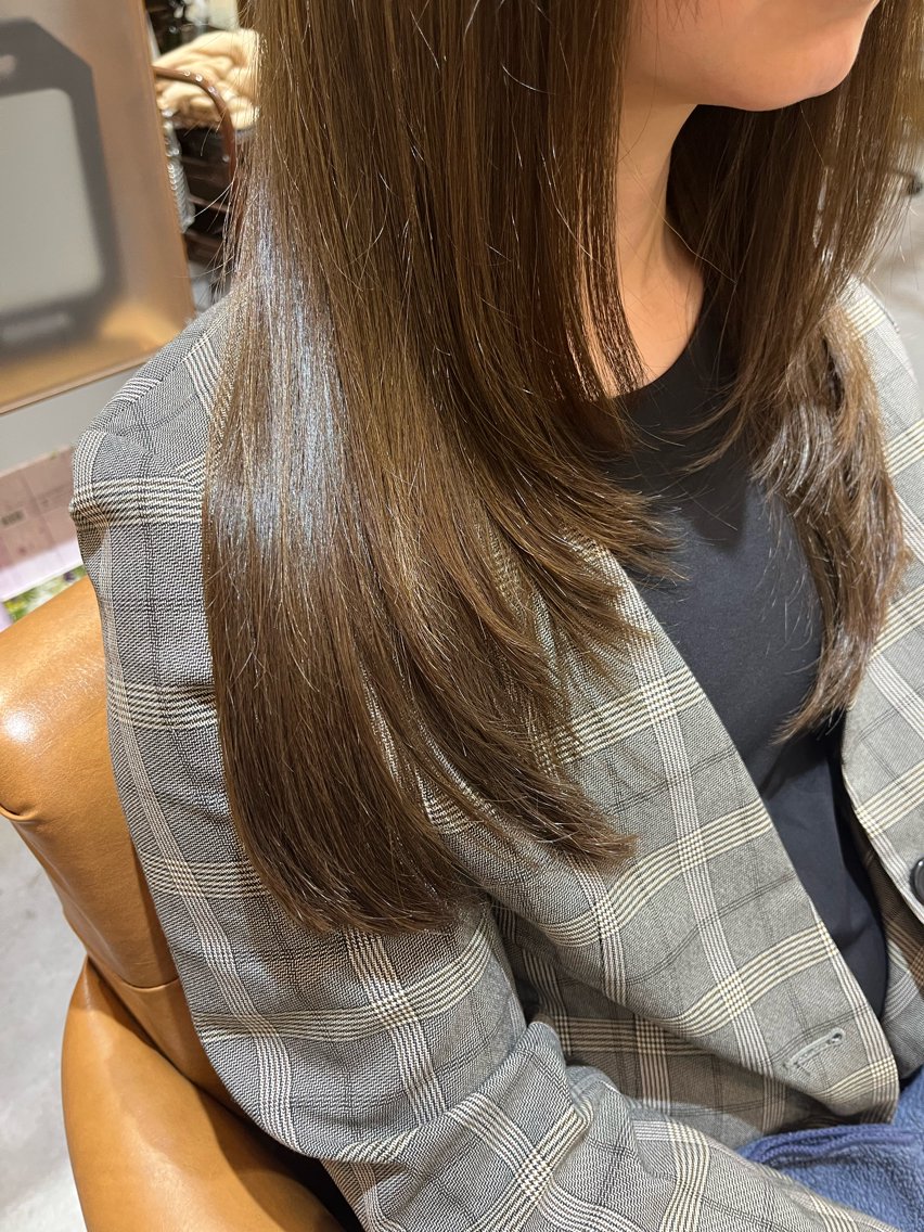 ロング レイヤーカット カット ヘアカラー 名嘉真 美晴のヘアスタイル