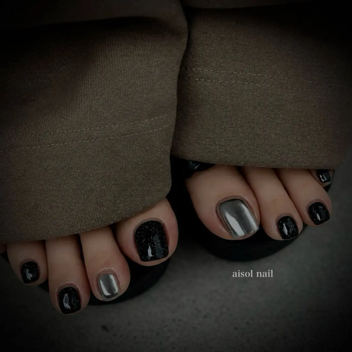 ネイル フラッシュネイル ミラーネイル ワンカラーネイル フットネイル Aisol nail salonのネイルデザイン