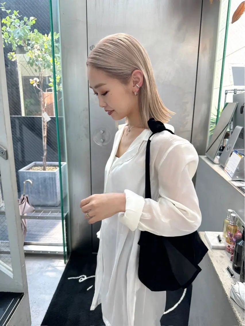 ミディアム カラー ベージュカラー ブロンド ブロンドベージュ ボブ カット ヘアカラー トリートメント CHERIEブリーチ ダブルカラー 天神のヘアスタイル