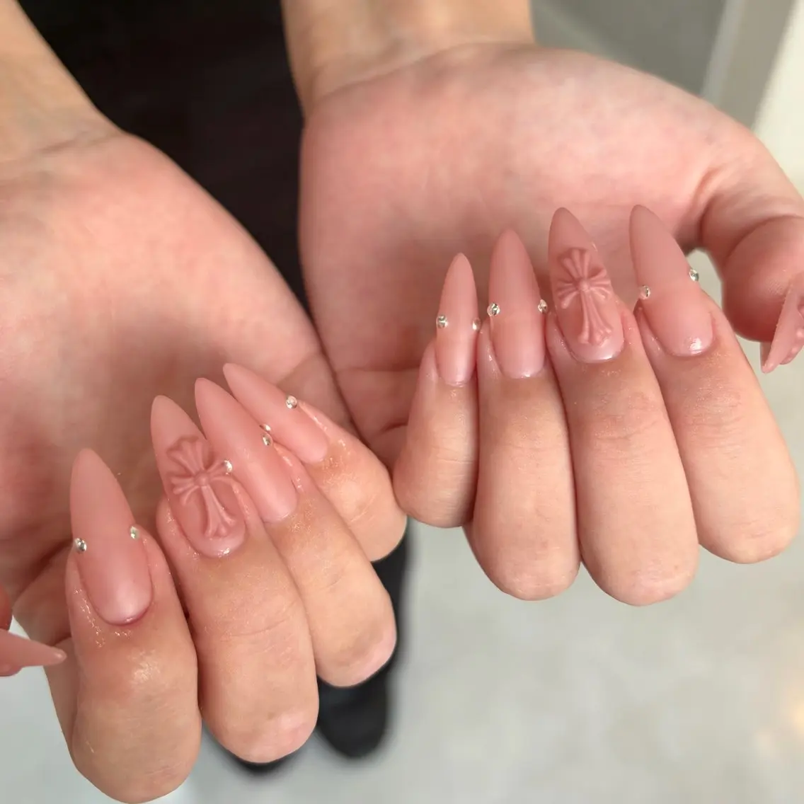 ネイル アートネイル ゴールド ロングネイル マットネイル 持ち込み ハンドネイル FIRSTCLASS KAYOのネイルデザイン