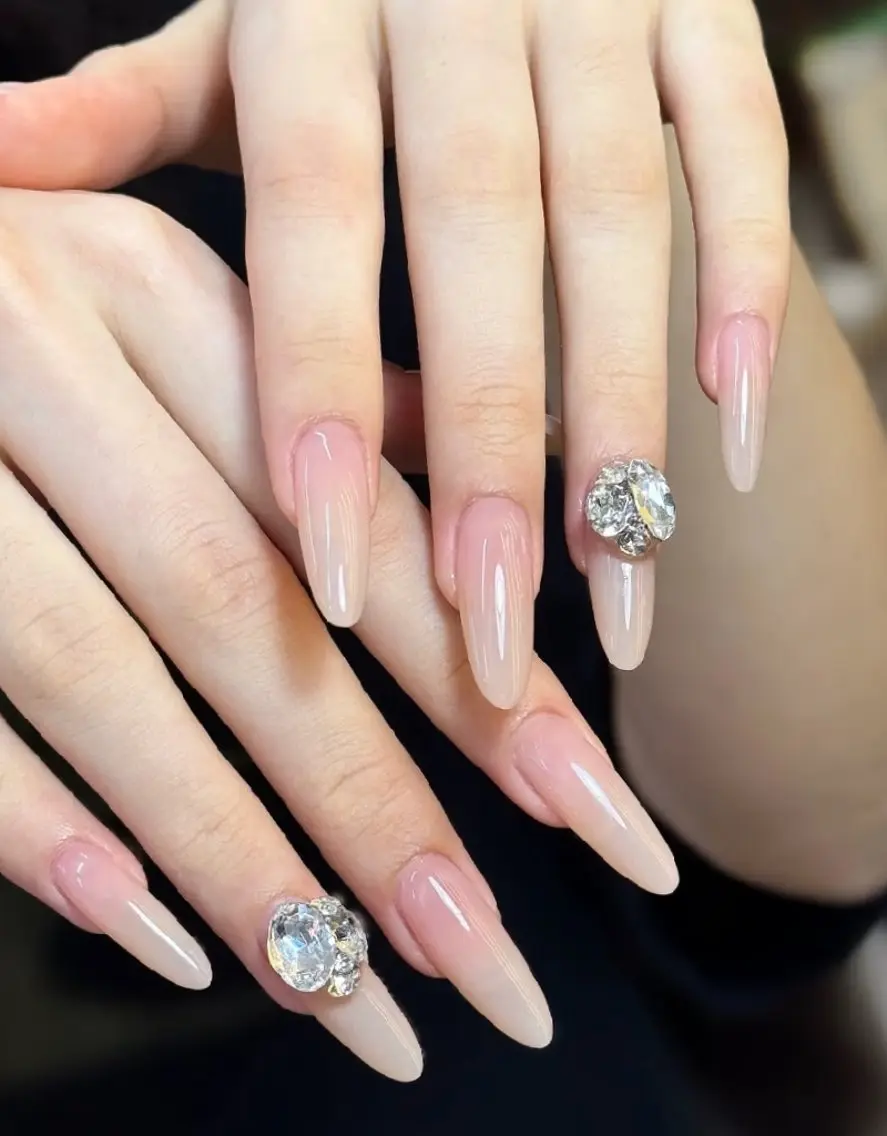 【Hand】長さだし10本＋カラーグラデーションorチークネイル+パーツ2個の写真
