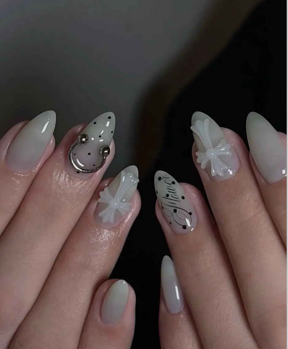 セミロング ハンドネイル Hi beauty 渋谷のネイルデザイン