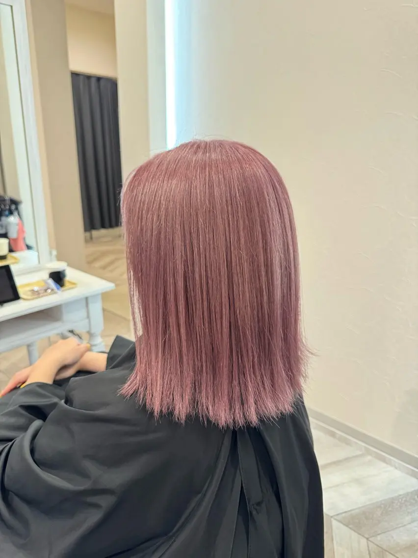 ミディアム カラー ヘアアレンジ ブリーチ ピンクカラー カット ヘアカラー 佐々木  まゆかのヘアスタイル