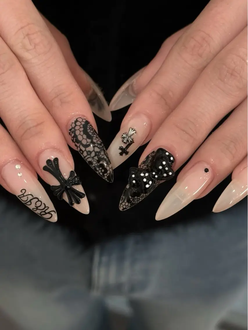 ネイル アートネイル フレンチネイル ジェルネイル キラキラネイル 韓国ネイル ハンドネイル ICE Nailsのネイルデザイン