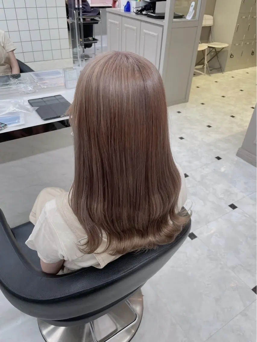 ロング 流行りの透明感カラー ×縮毛矯正🤍ユウのヘアスタイル