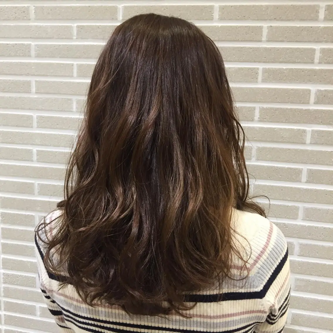 
![セミロング カラー パーマ ヘアアレンジ イルミナカラー カット ヘッドスパ 山北 咲子のヘアスタイル