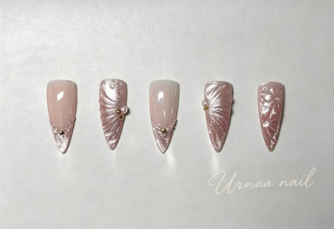 ネイル マグネットネイル ピンク ハンドネイル Urnaa nailのネイルデザイン