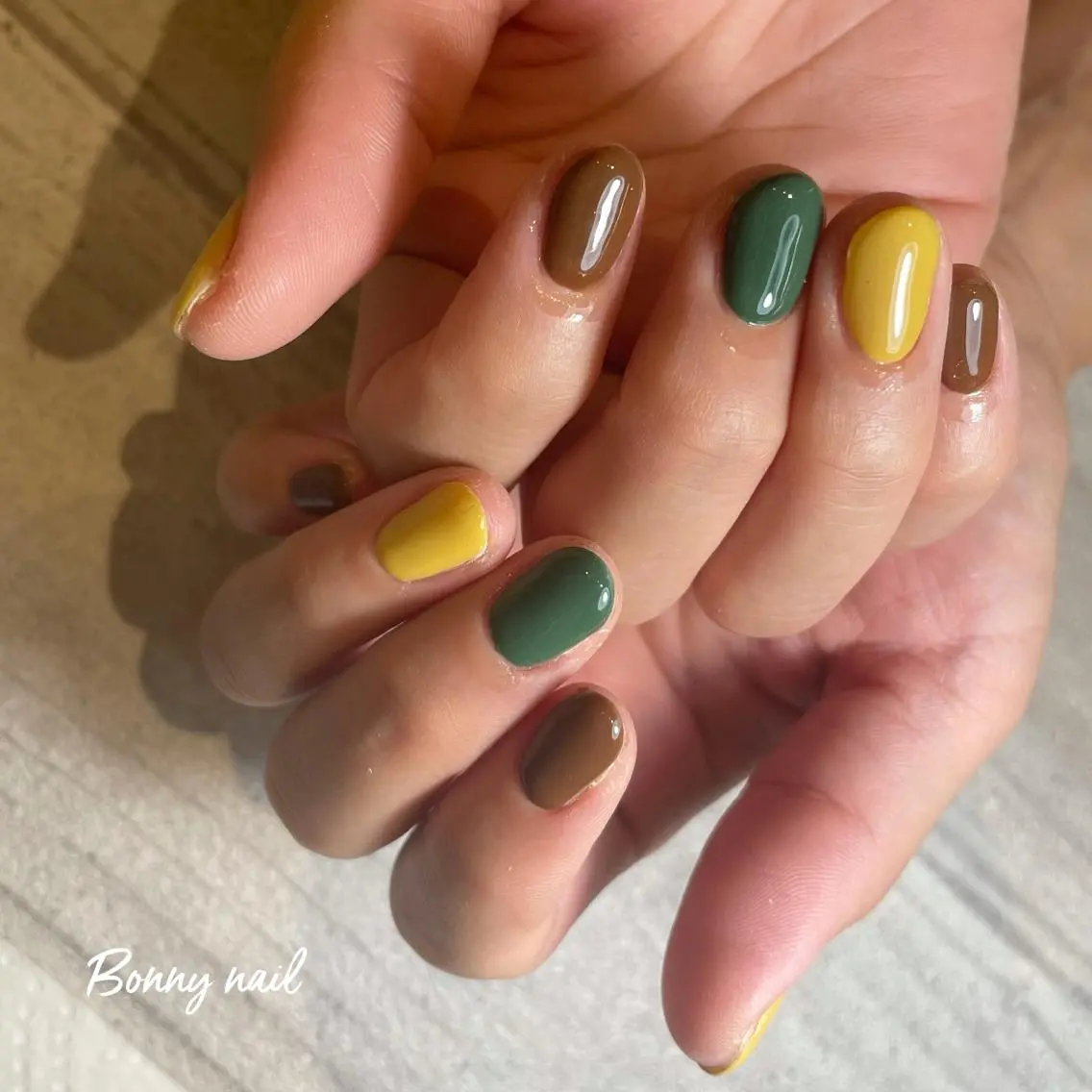 ショート ネイル ワンカラーネイル ハンドネイル BONNY NAIL 【えみか】のネイルデザイン