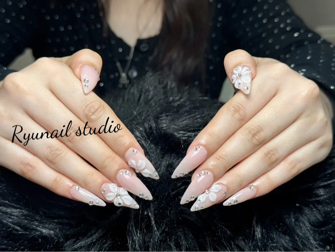 ネイル アートネイル フラワーネイル ジェルネイル マグネットネイル ニュアンスネイル ハンドネイル Ryu Nail NekoChanのネイルデザイン