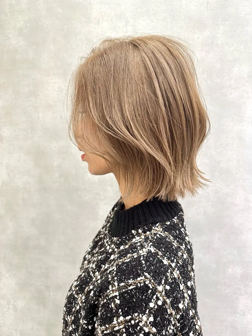 ミディアム カラー ベージュカラー ブリーチ ミルクティーベージュ DAIKIベージュ 🍂レイヤーカットのヘアスタイル