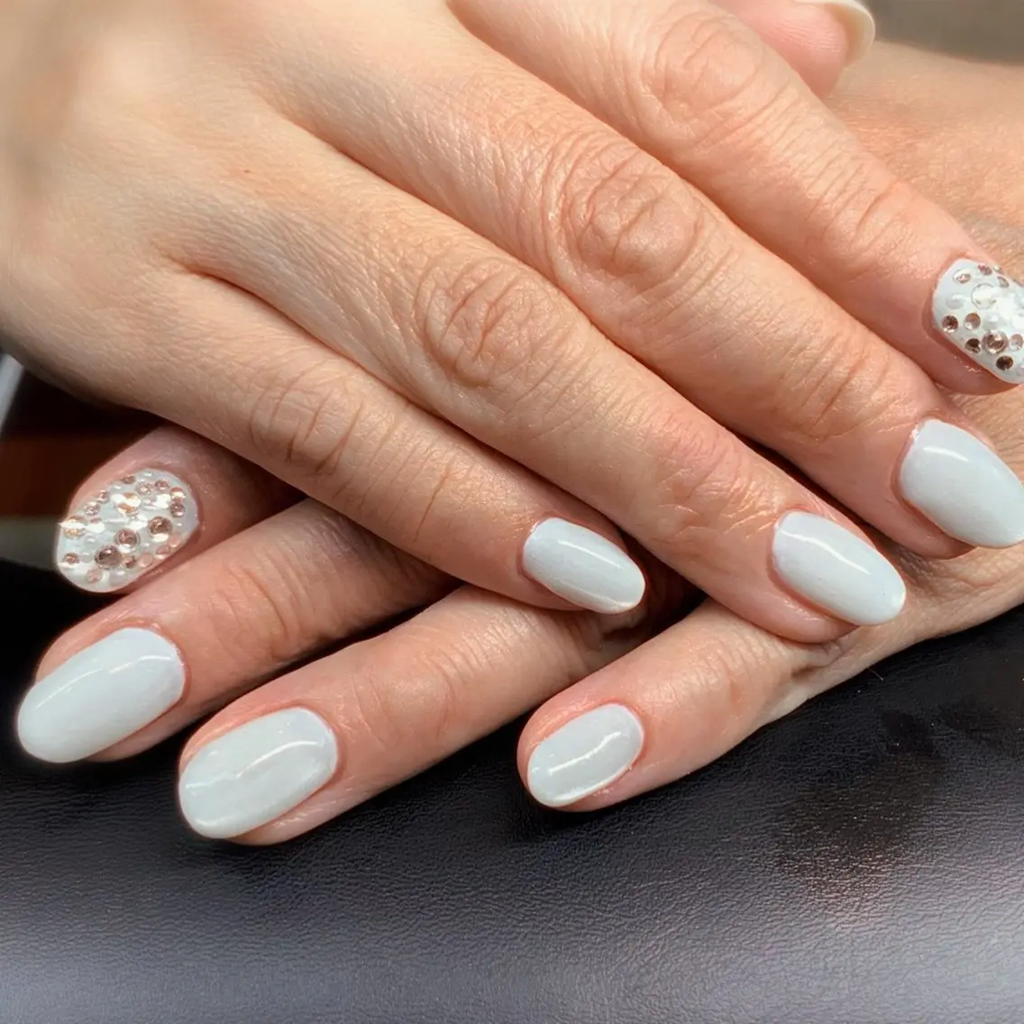 ネイル マグネットネイル ホワイト ハンドネイル NAIL__ KOKOのネイルデザイン