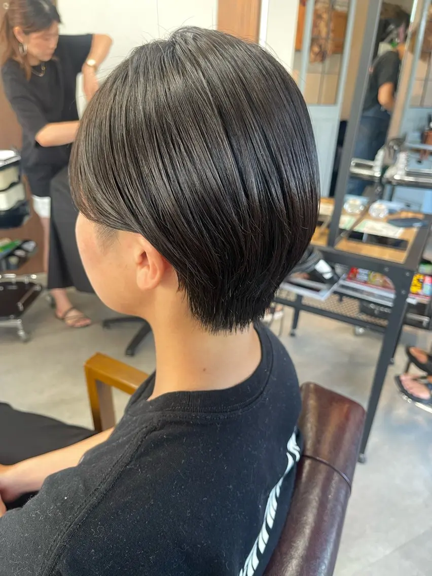 ショート カット シノザキ キナのヘアスタイル