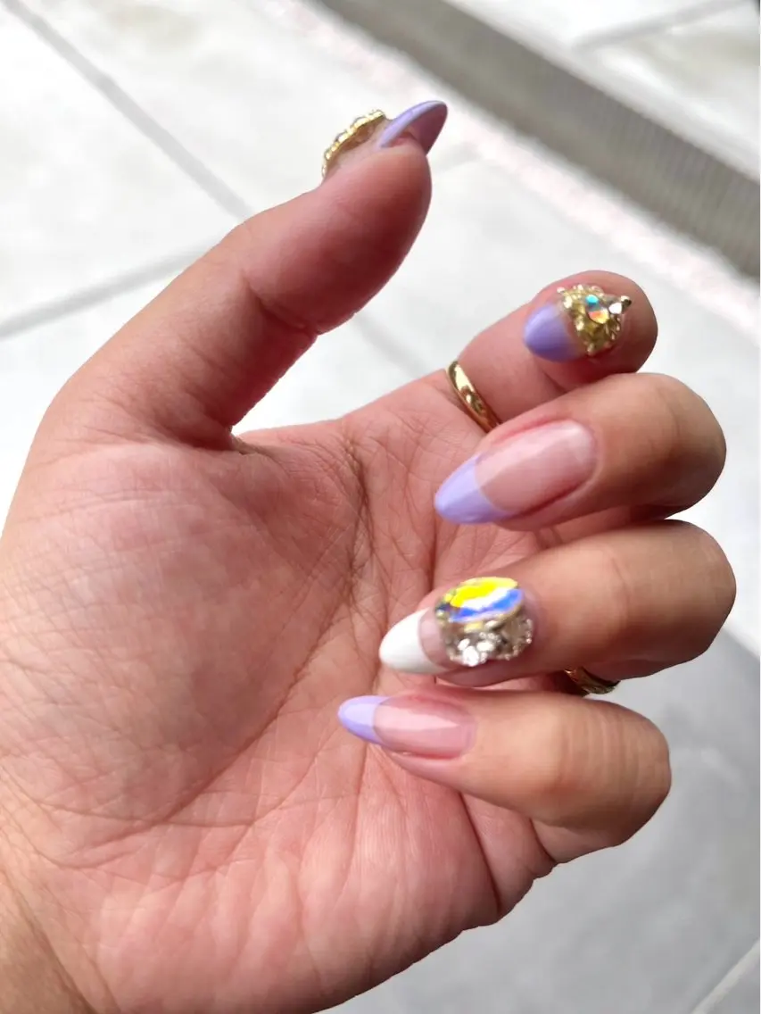 【minimo限定価格🫧】オフ込み・定番人気🦩💕カラーフレンチ♡※ベース有り・パーツなどは別料金です。の写真