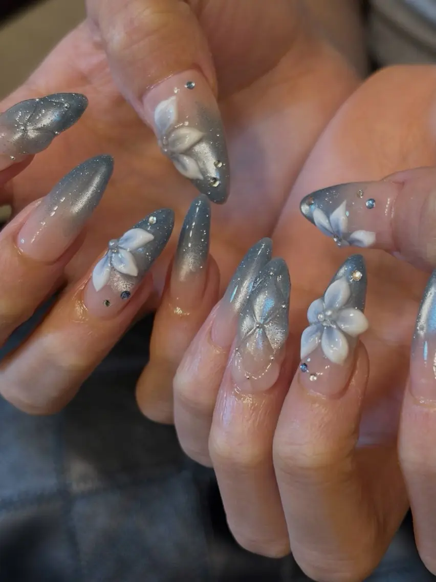 ネイル チークネイル ドット フットネイル フレンチネイル グラデーション ハンドネイル ハンドケア Nihonthy Nail 新宿のネイルデザイン