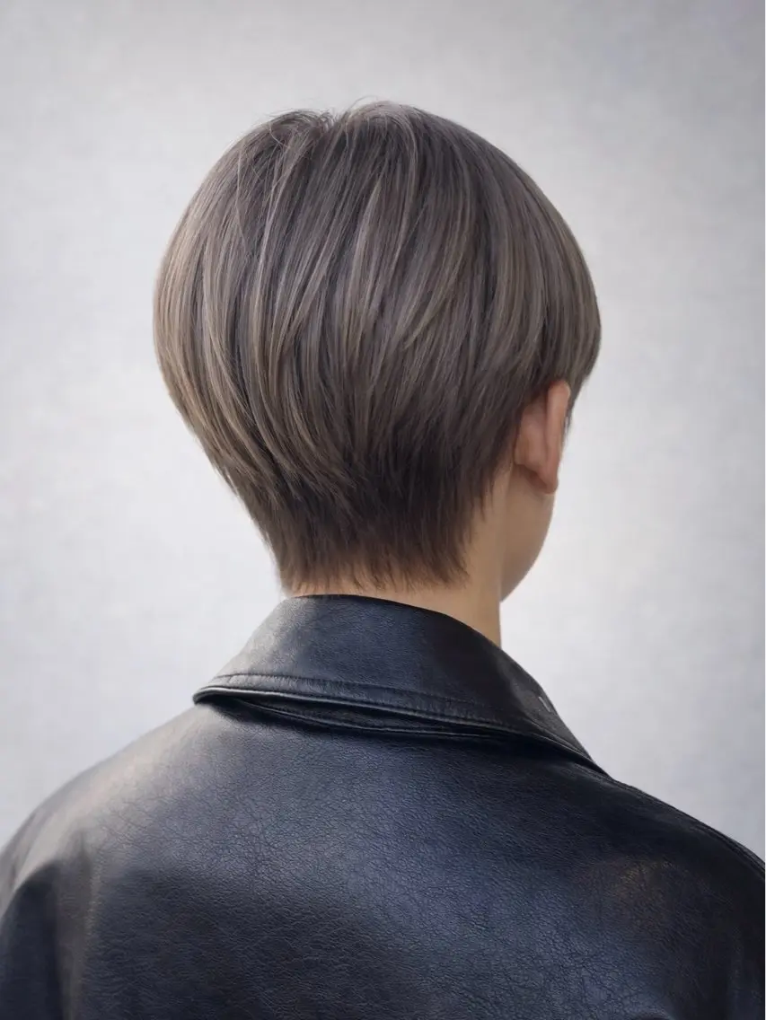 【レディース・メンズok】カット+《ブリーチオンカラー》+ミルボントリートメント¥23100[E-7/京橋]の写真