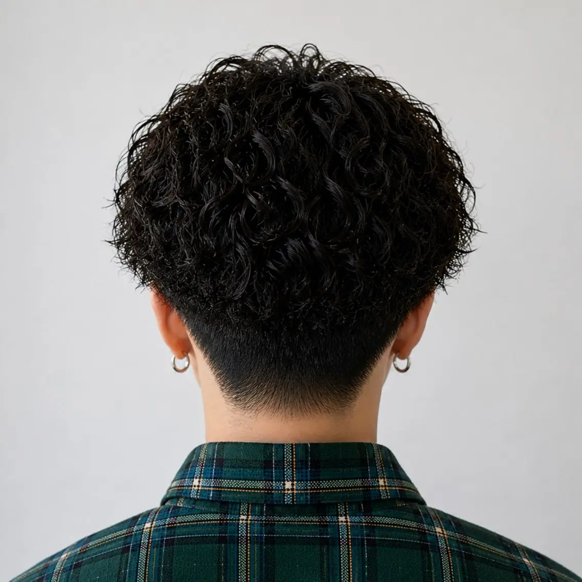 パーマ メンズ メンズパーマ プードルパーマ プードルパーマ カット パーマ メンズ特化カットパー マカラー坂田柊のヘアスタイル