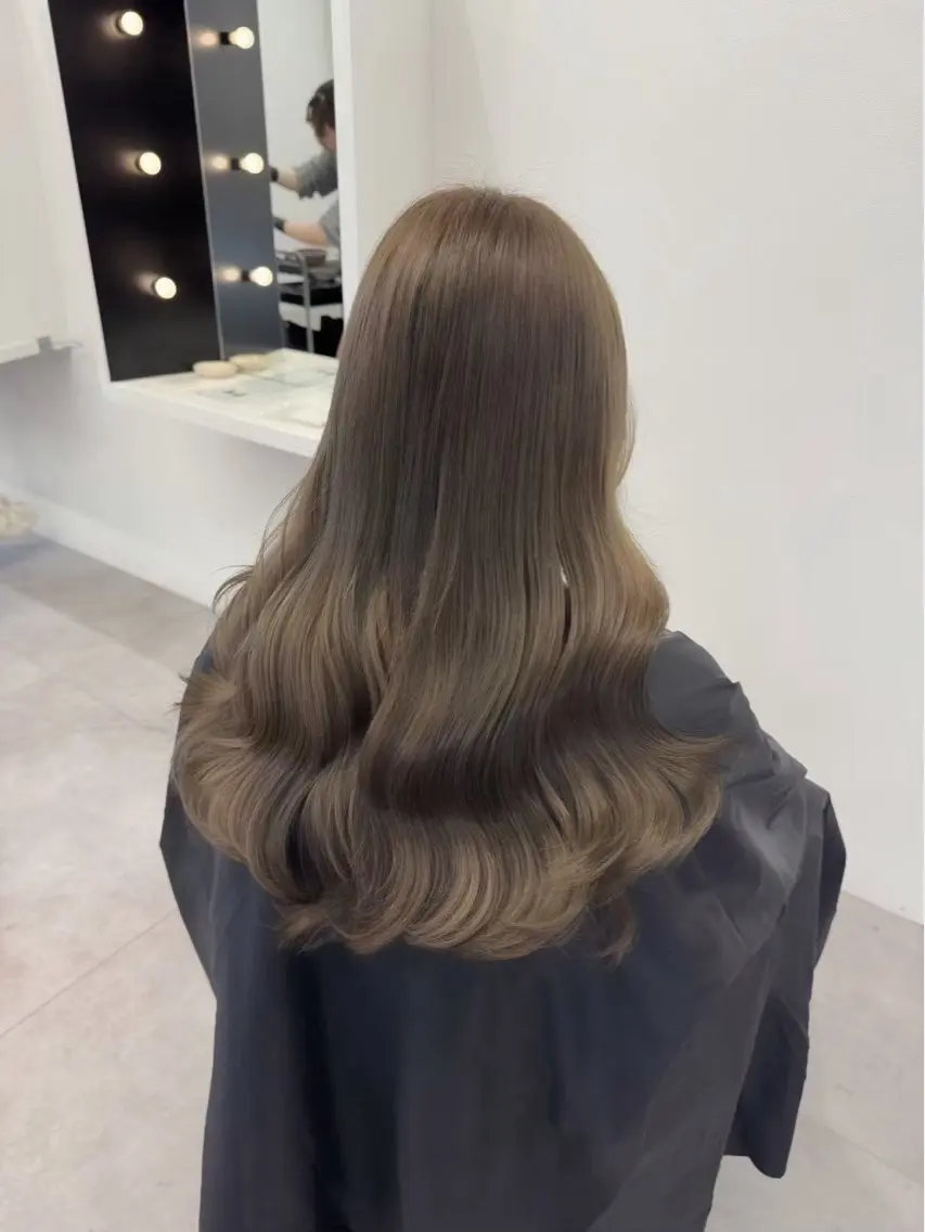 ロング カラー 速水 星來のヘアスタイル